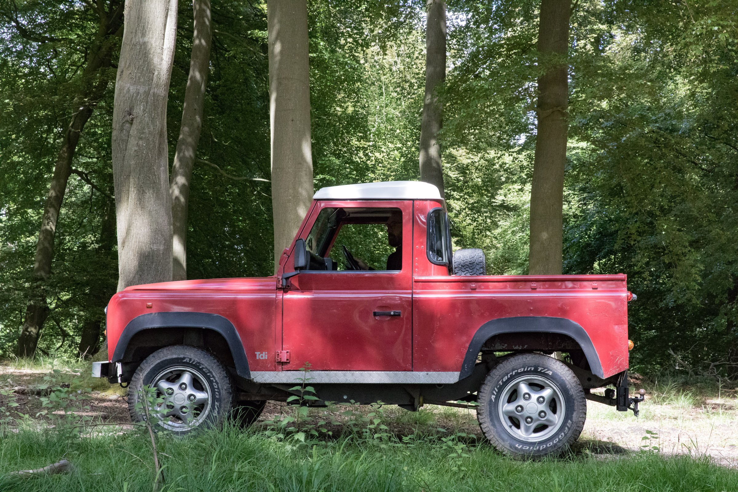 Electrogenic Land Rover Defender