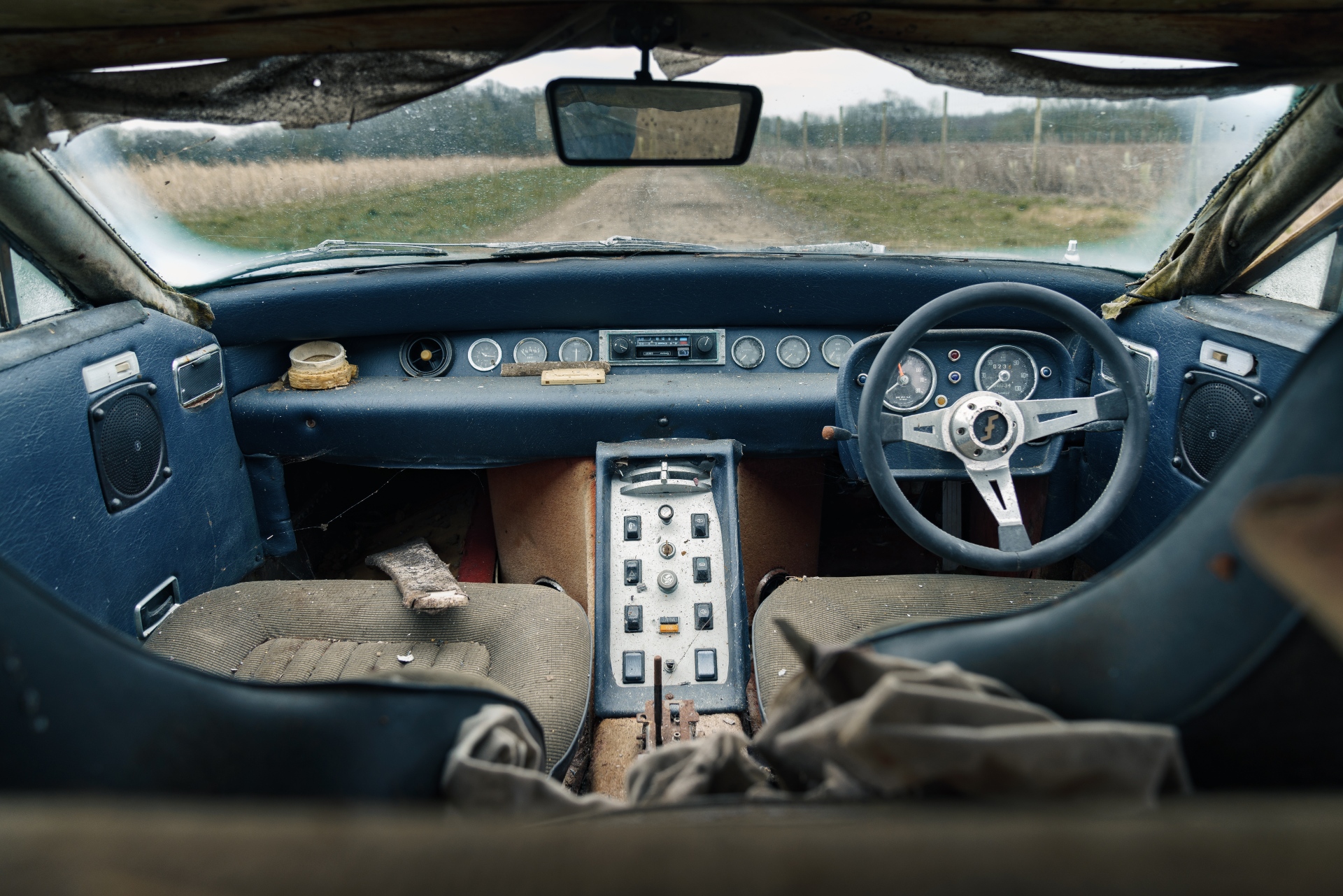 Furia GT interior