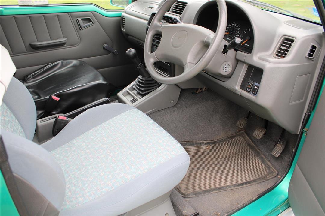 ACA Suzuki Vitara interior