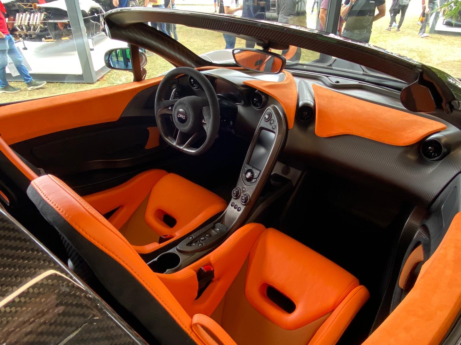Lanzante P1 Spider McLaren interior