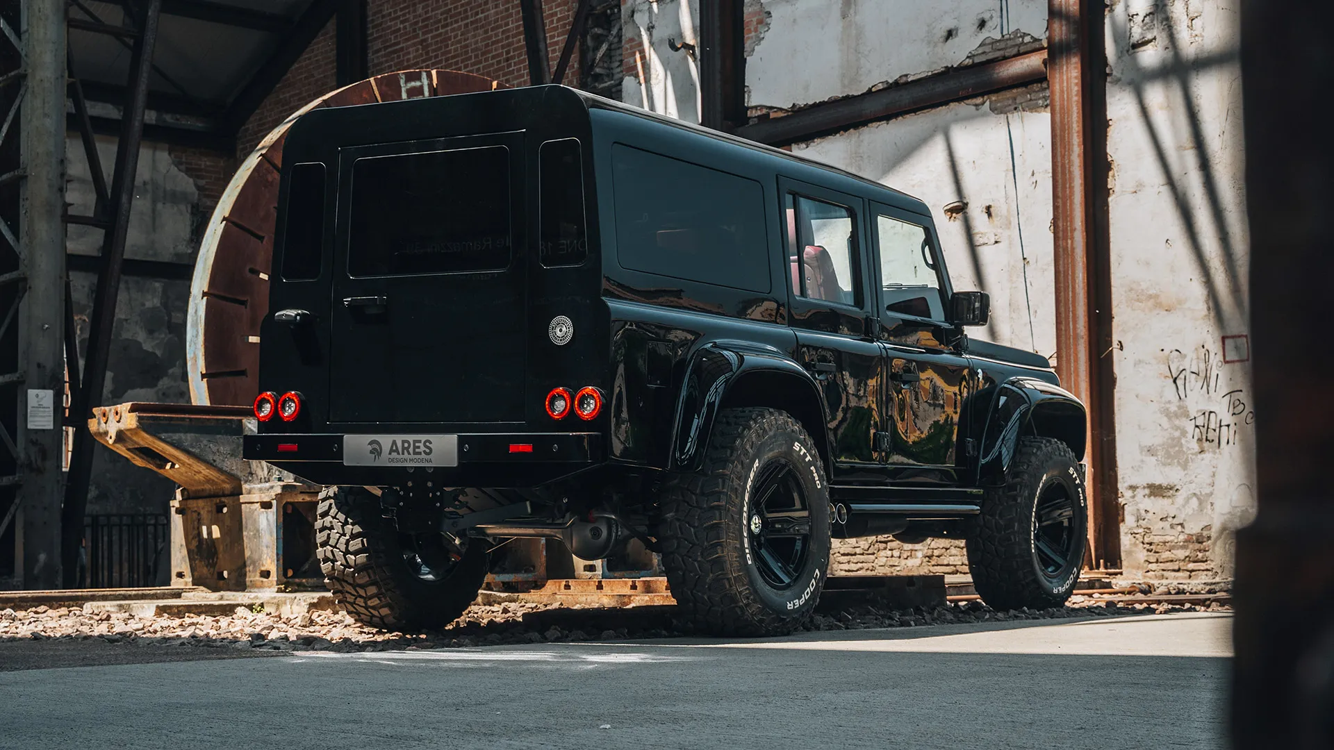 Ares Land Rover Defender