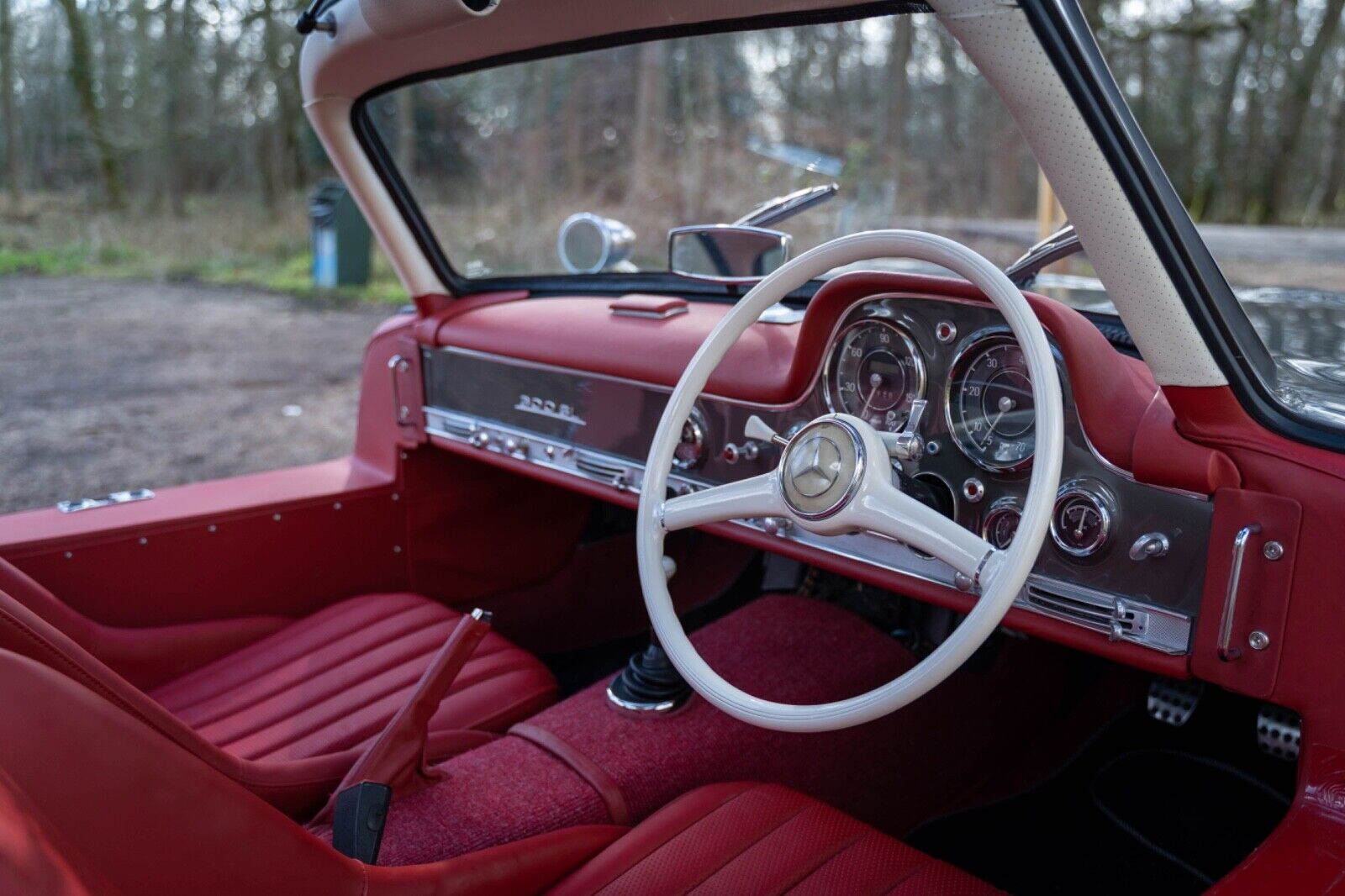 Mercedes 300SL Gullwing replica interior