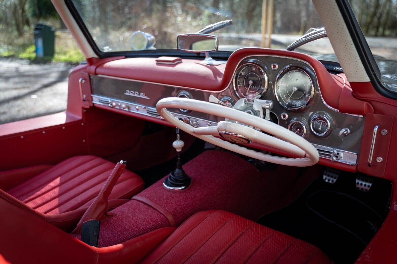 Mercedes 300SL Gullwing replica interior