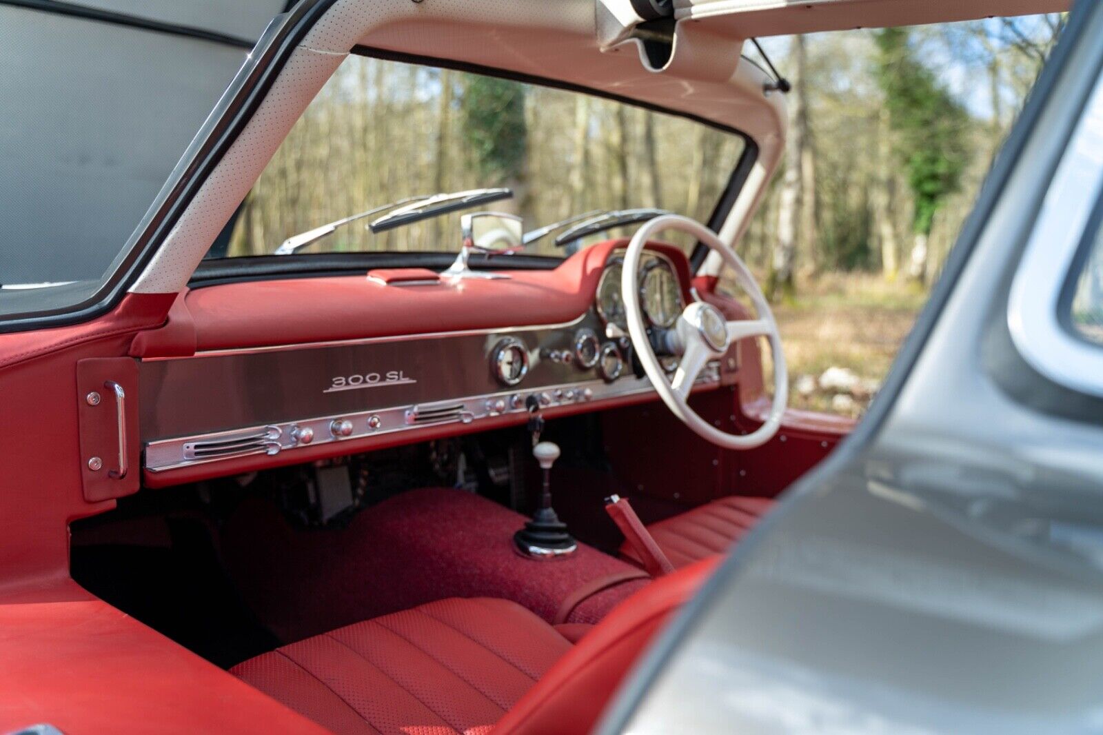 Mercedes 300SL Gullwing replica interior