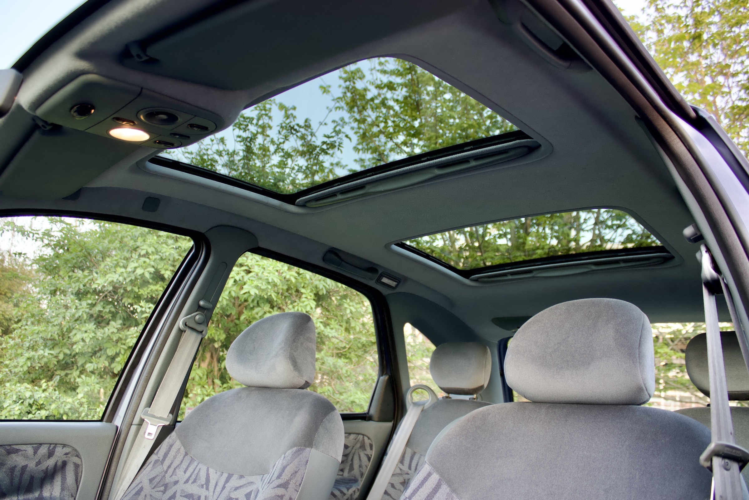 Unexceptional Renault Megane Scenic interior