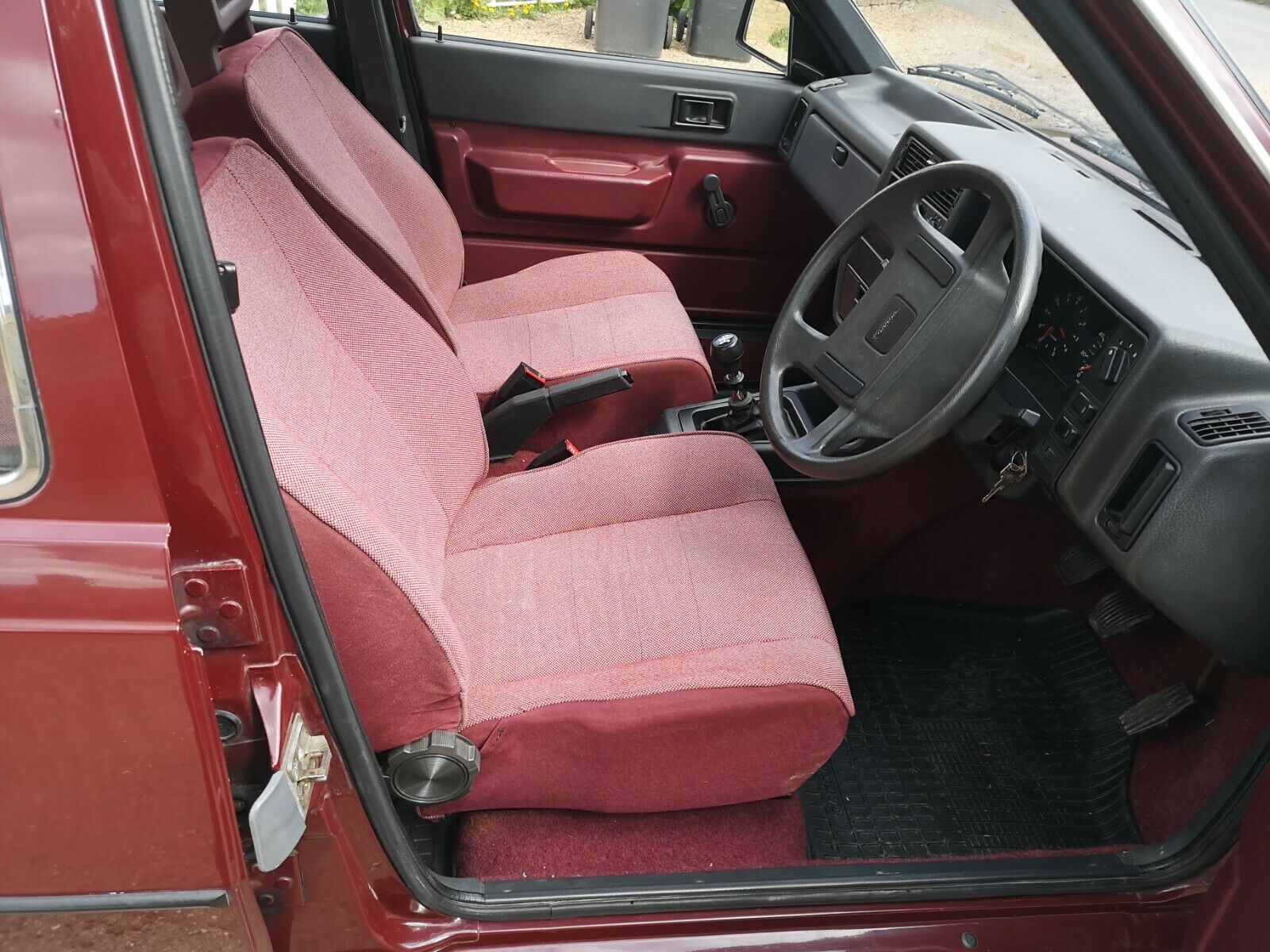 Volvo 340 interior