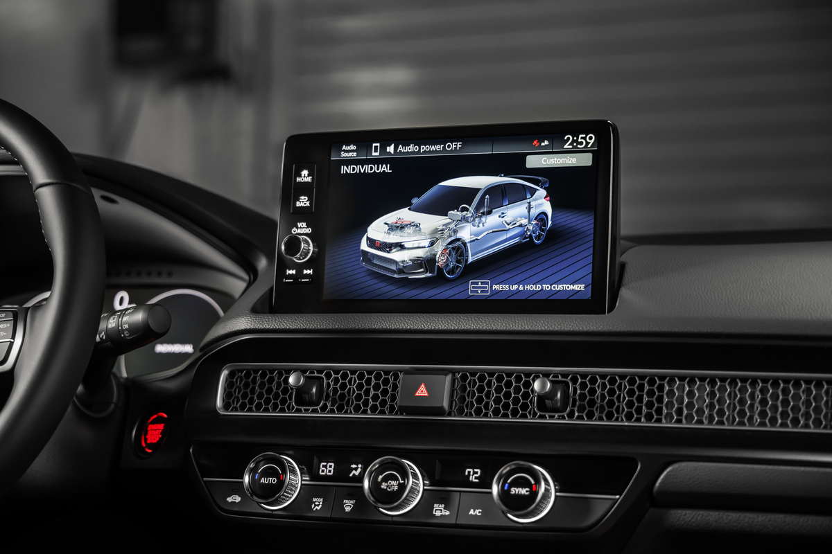 2023 Honda Civic Type R infotainment