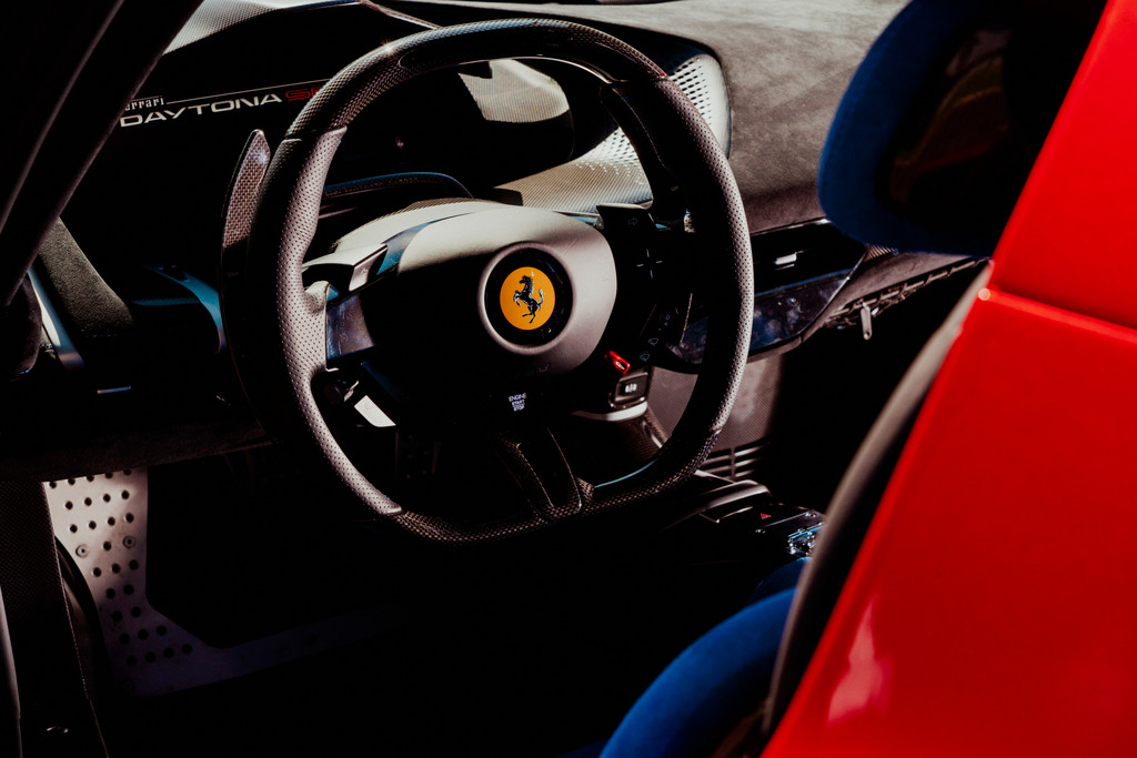 Ferrari Daytona SP3 steering wheel