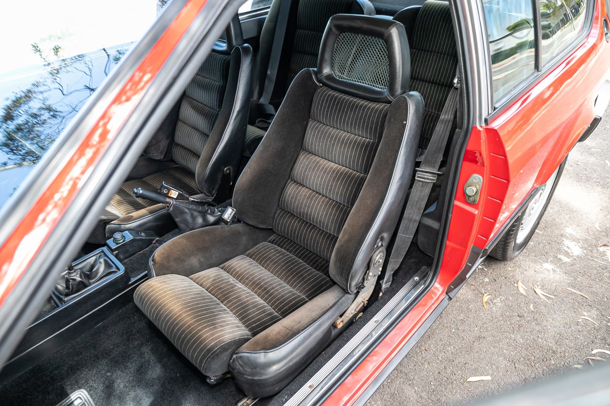 Alfa GTV6 seats