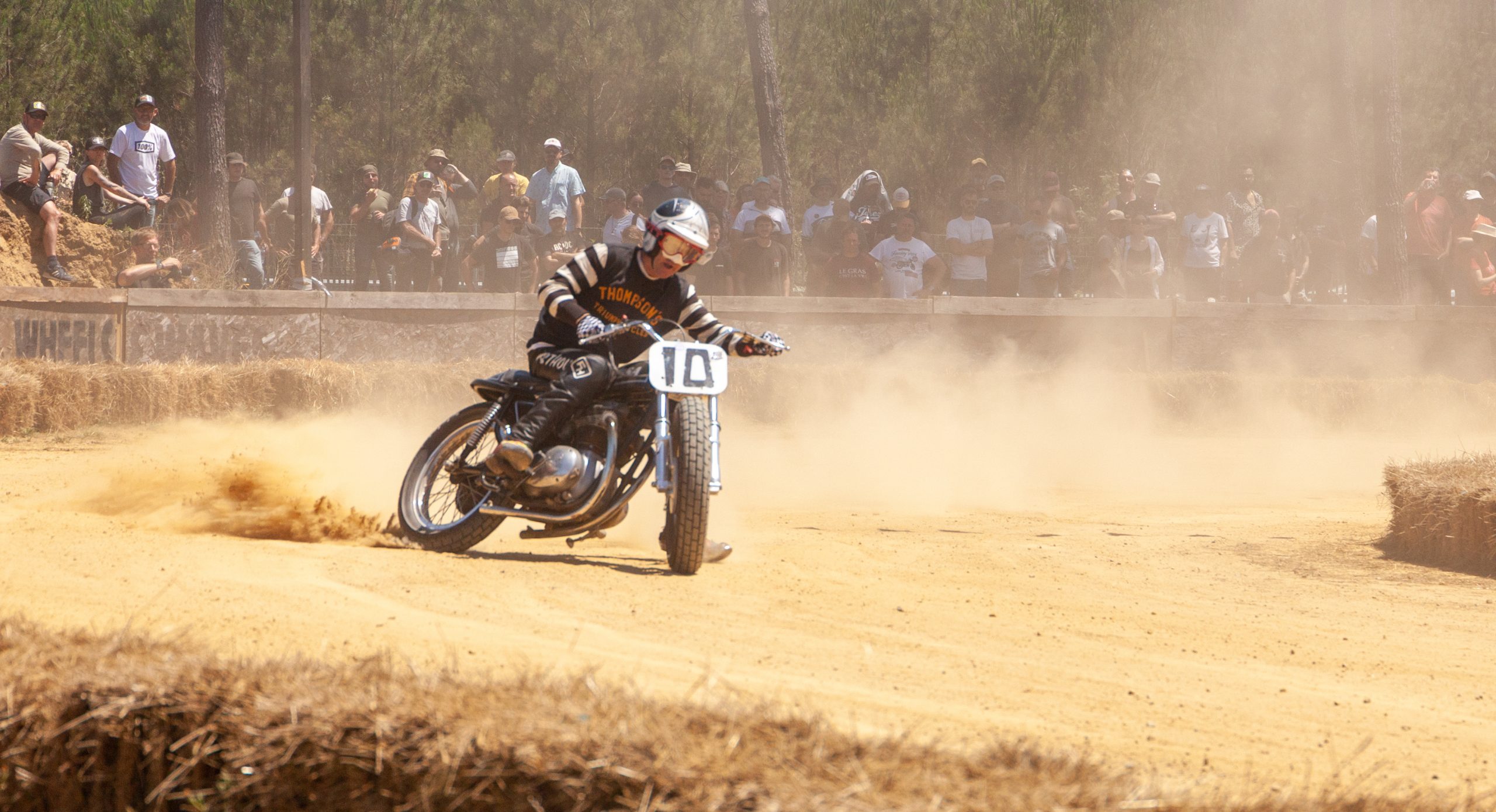 Flat track racing Wheels and Waves