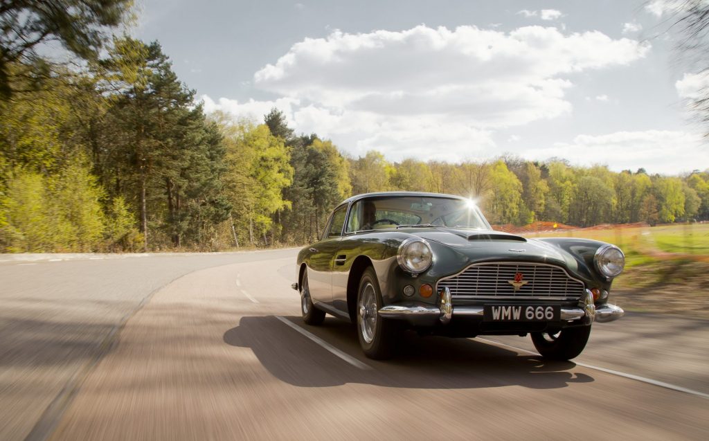 Aston Martin DB4