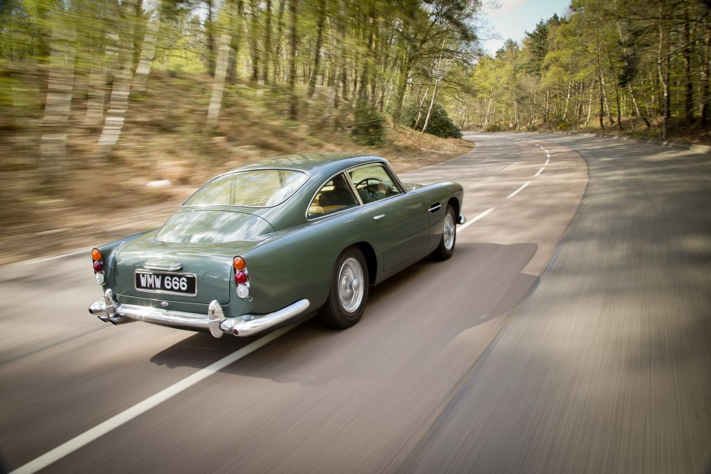 Aston Martin DB4