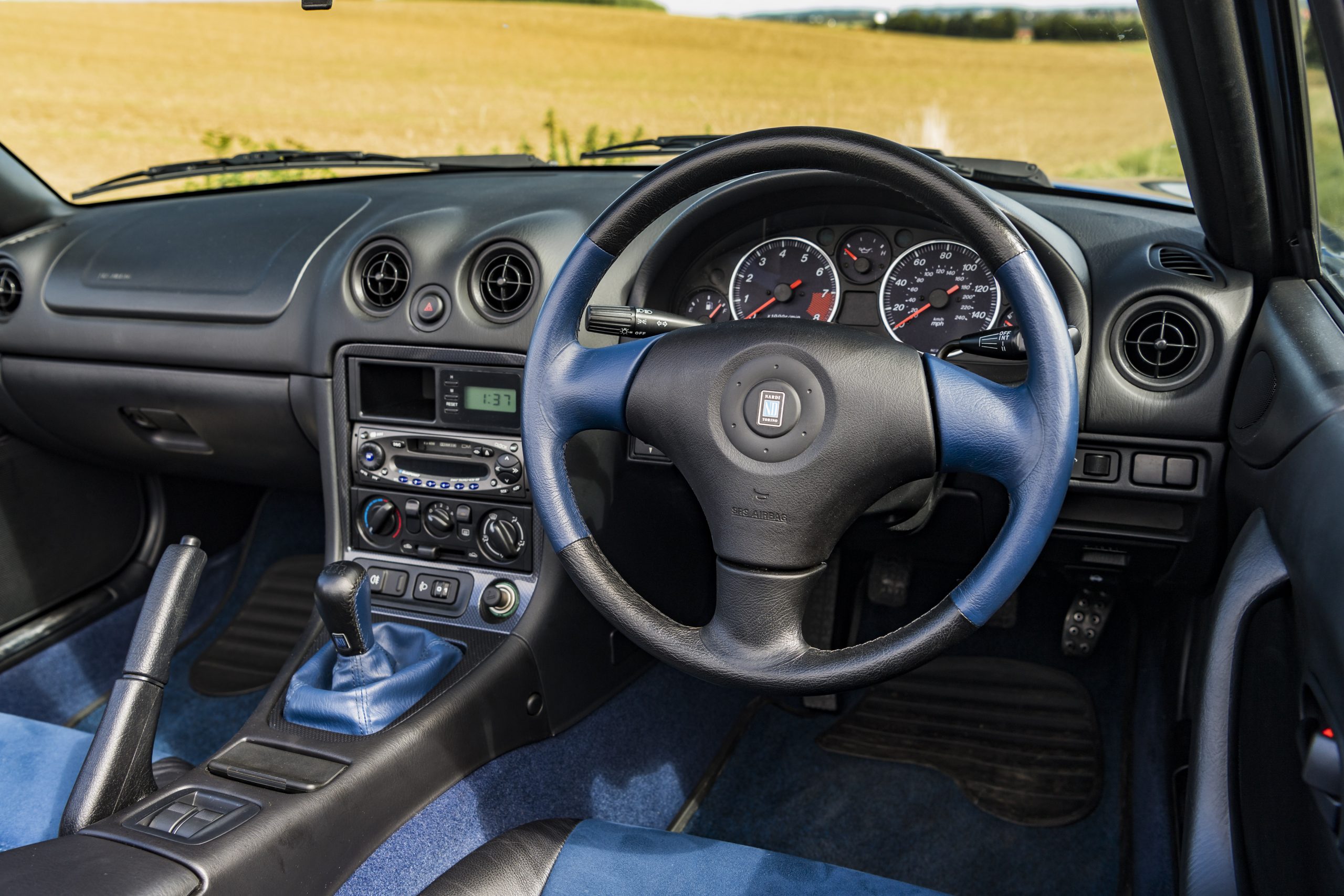 Mazda MX-5 Mk2 interior