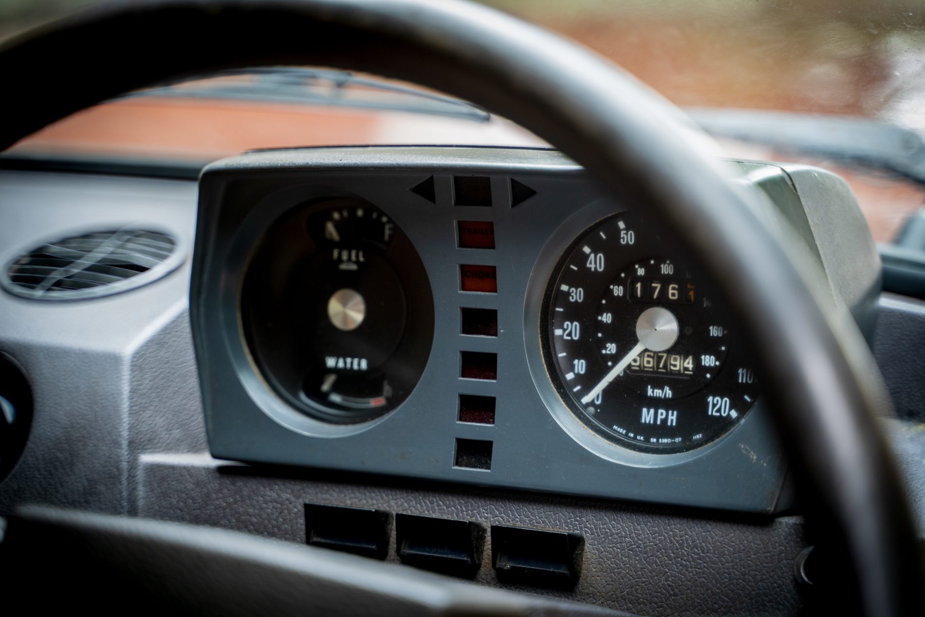 What's all this then? Ex-undercover police Range Rover Commercial for ...