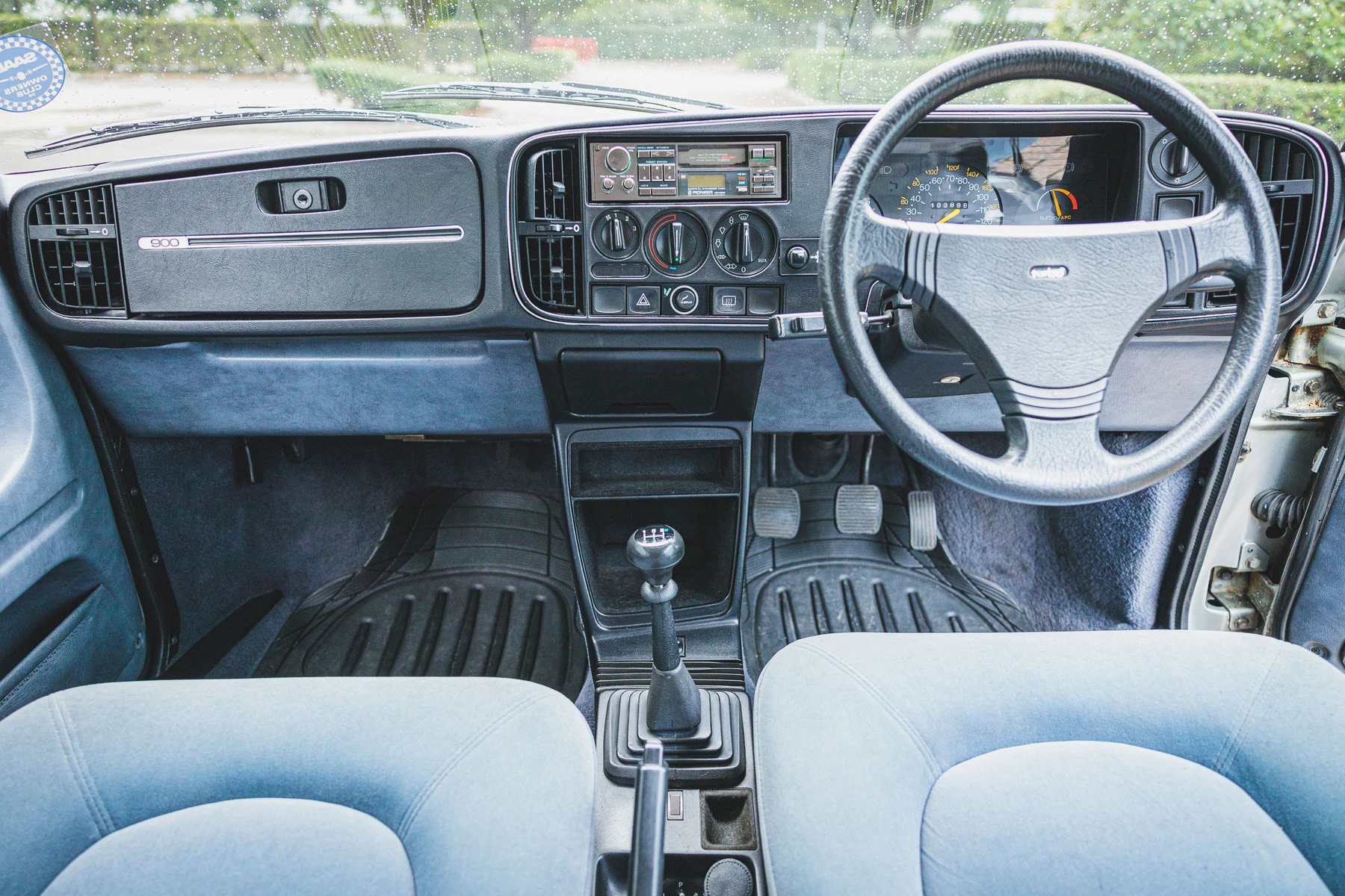 Saab 900 Turbo interior