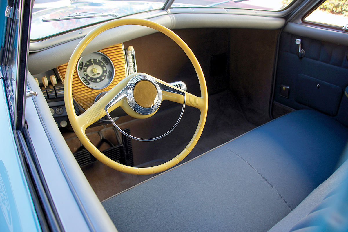 Tucker Torpedo interior