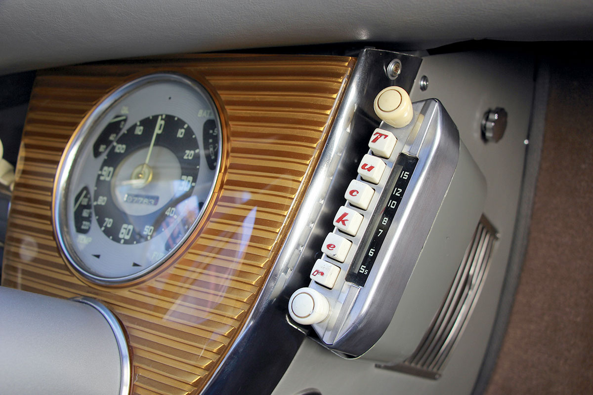 Tucker Torpedo radio