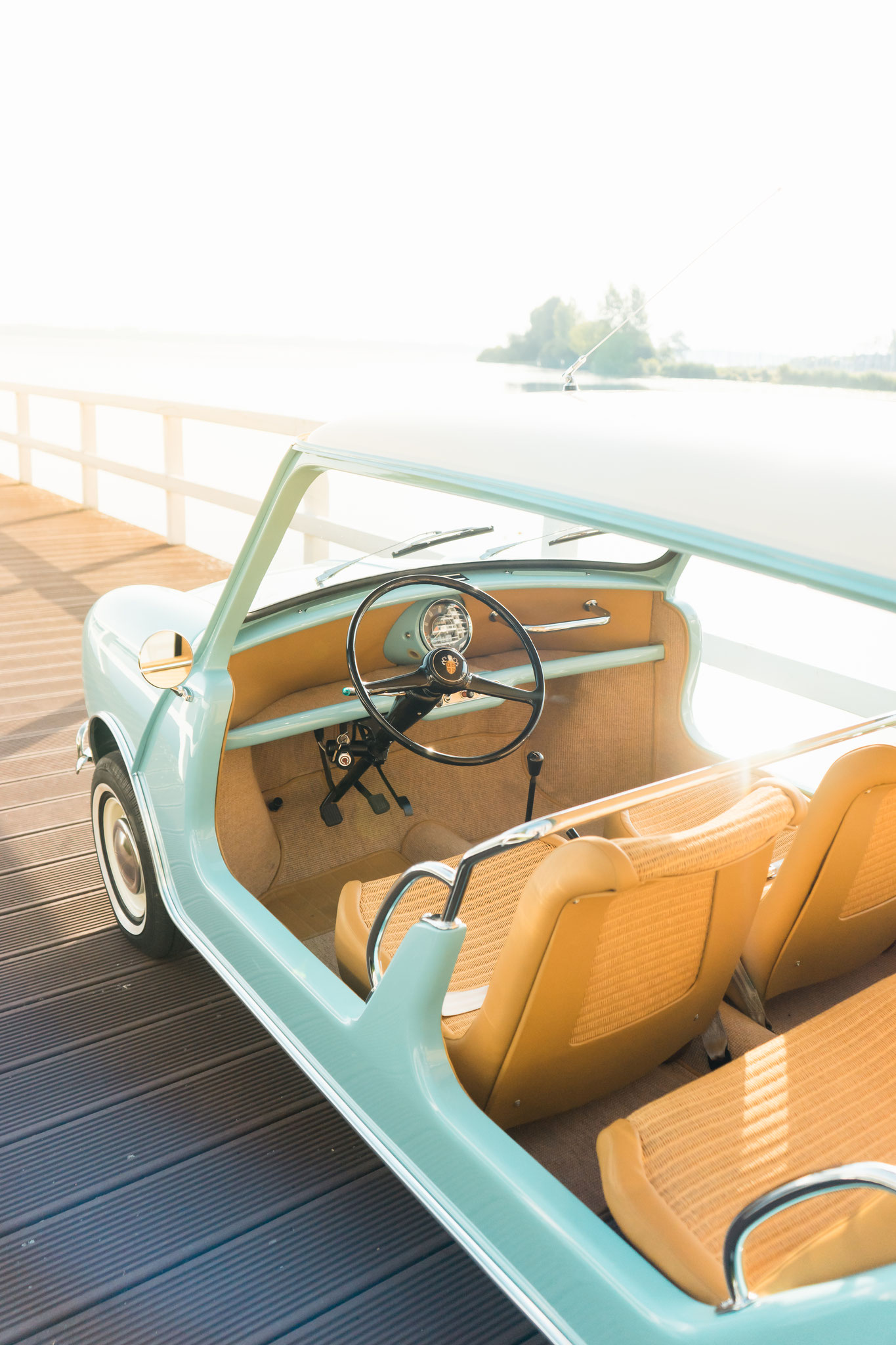 Mengers Beach Mini interior