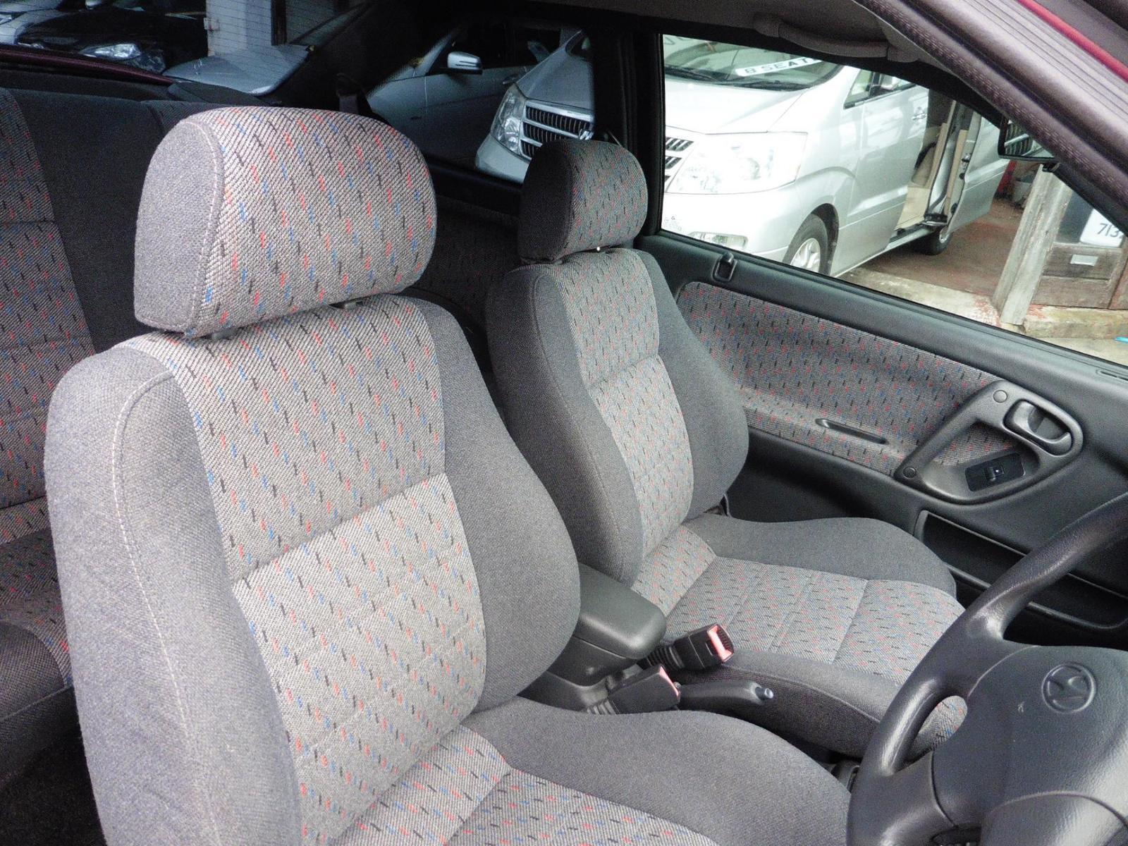 Hyundai S Coupe seats