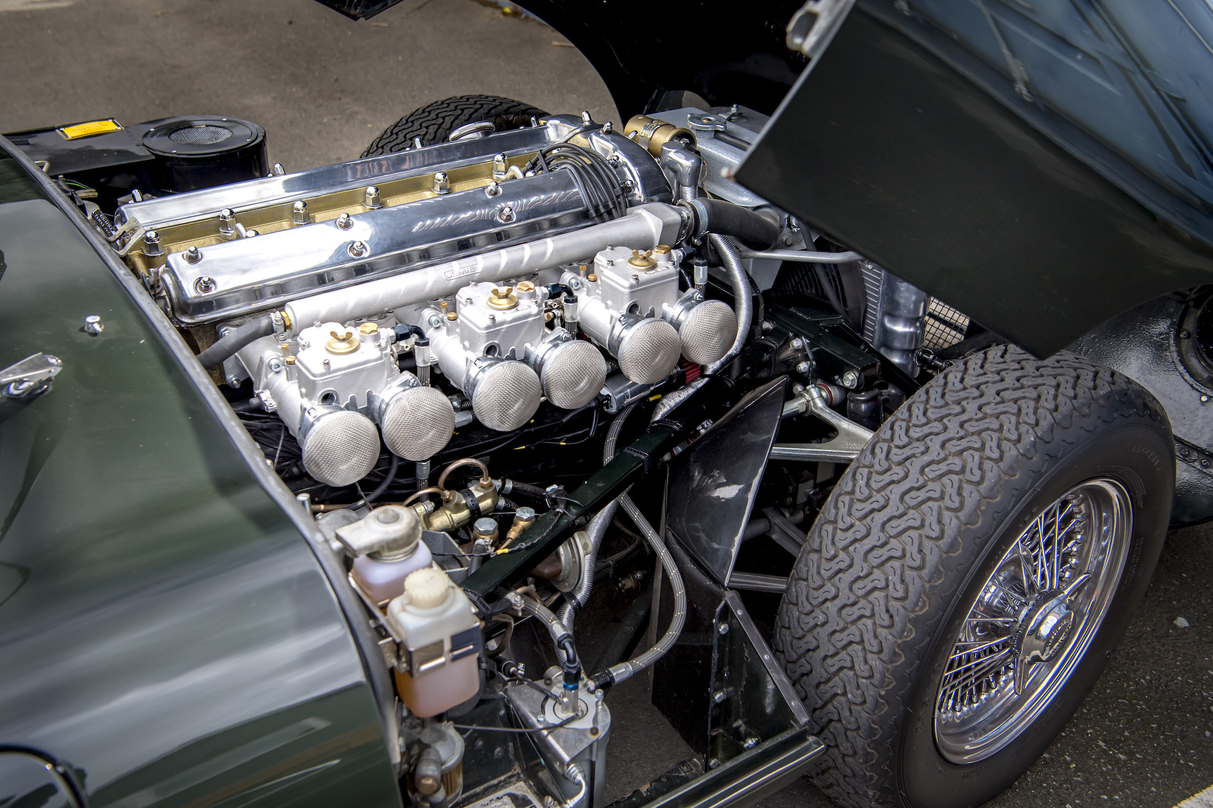 Jaguar E-Type Sustain fuel