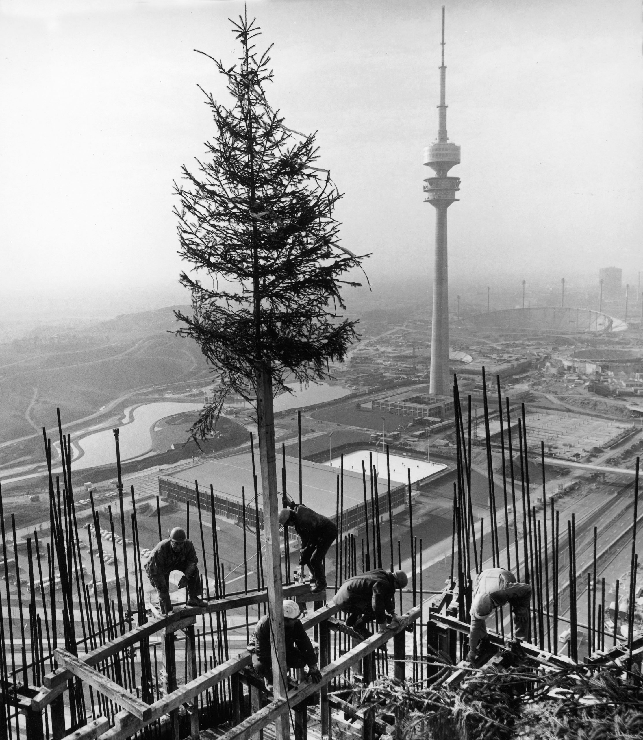 BMW HQ construction