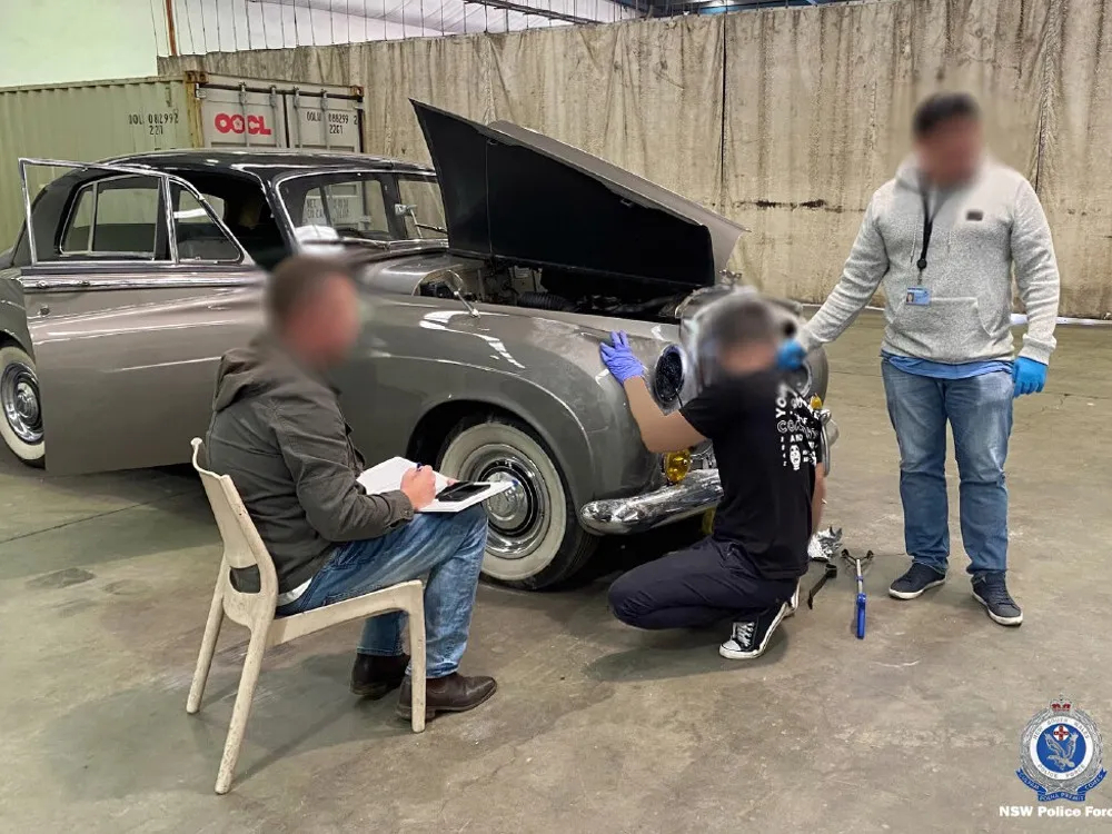 Bentley S2 drugs mule