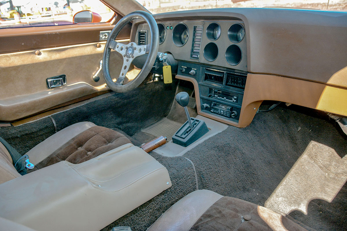 Bricklin SV-1 interior