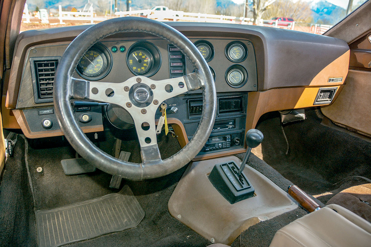 Bricklin SV-1 interior