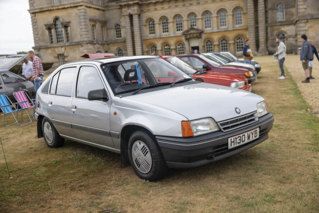 Vauxhall Astra Mk2 festival FOTU