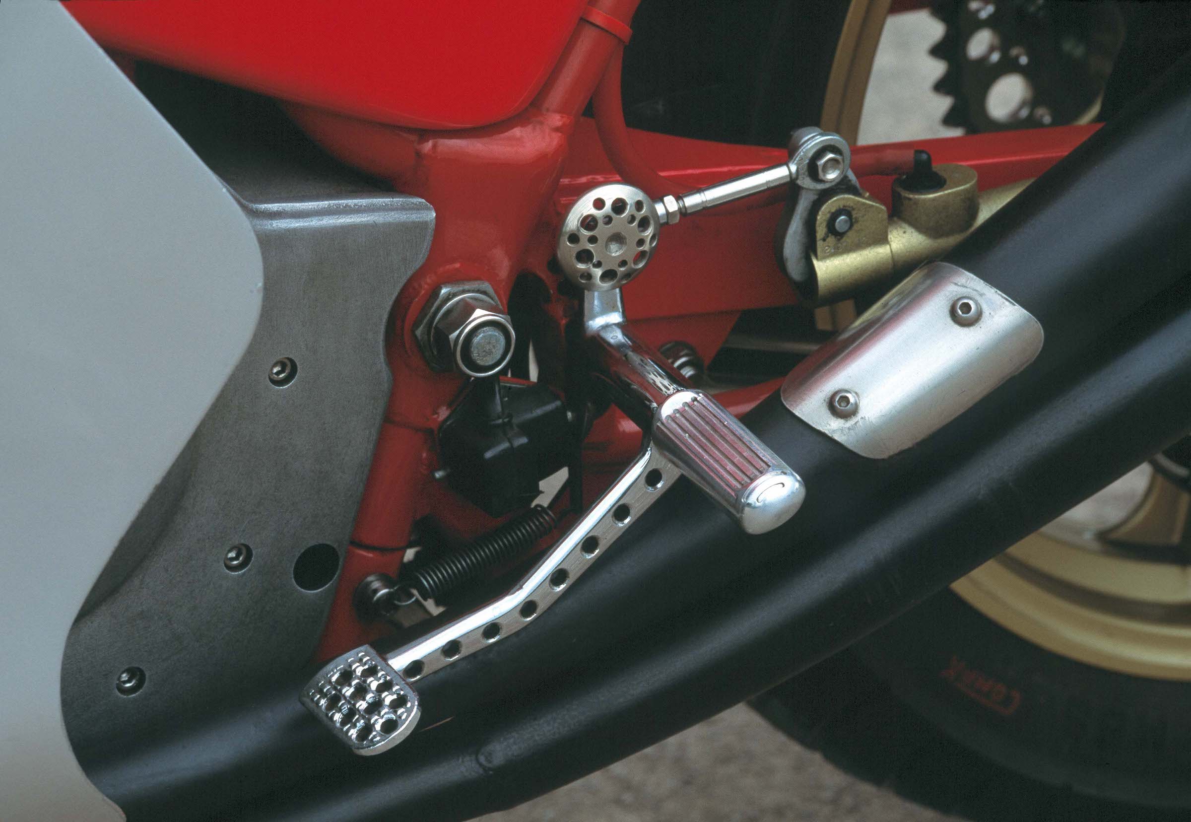 MV Agusta Magni pegs