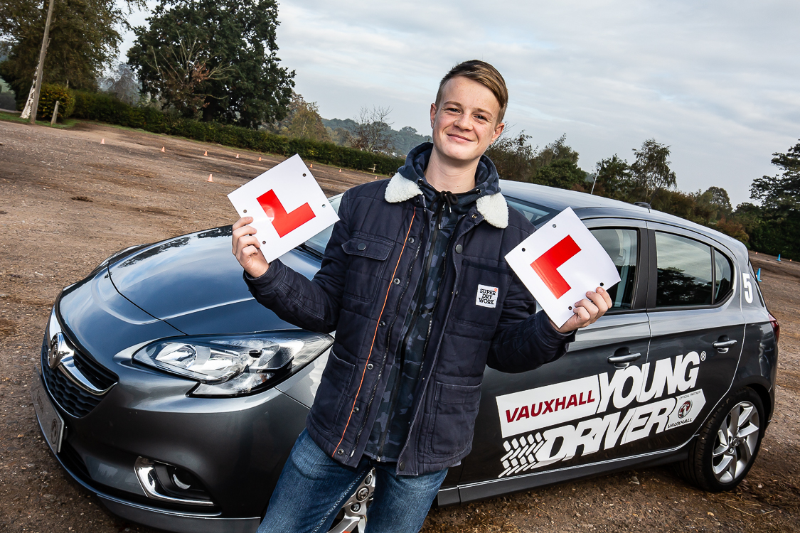 Half a million young drivers face long delays to take their driving test
