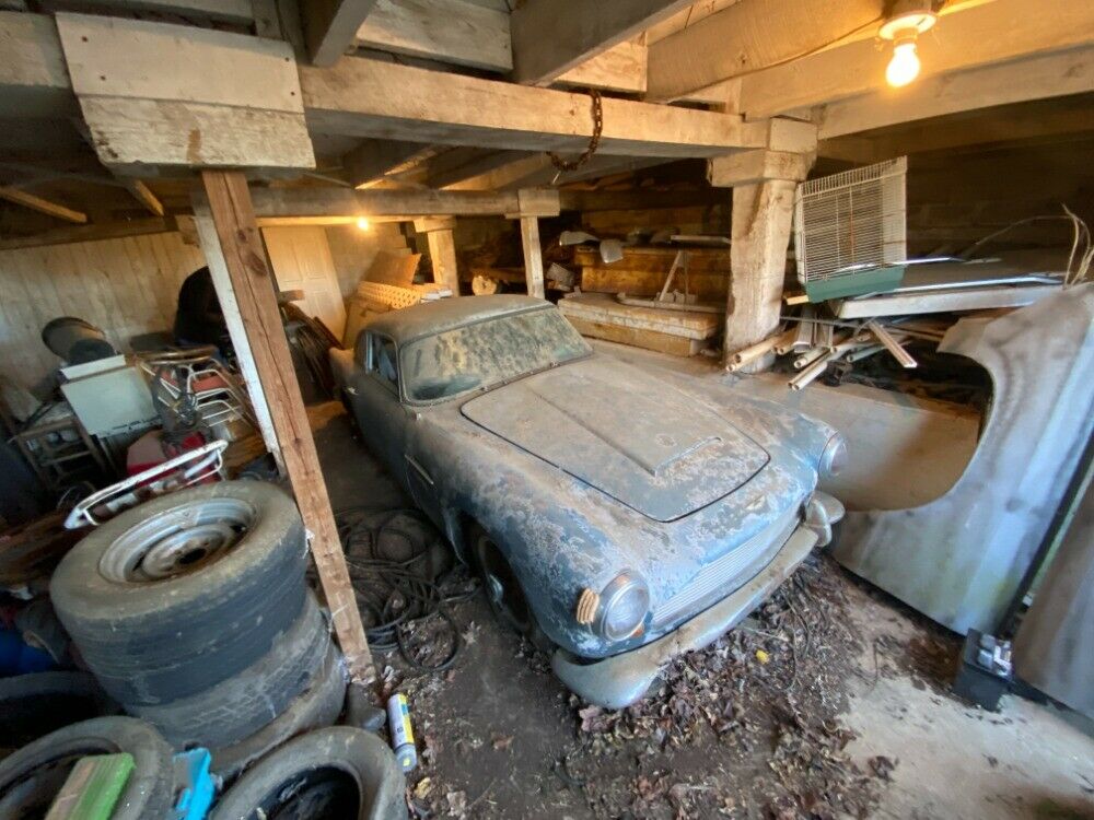 Aston Martin DB4 barn find