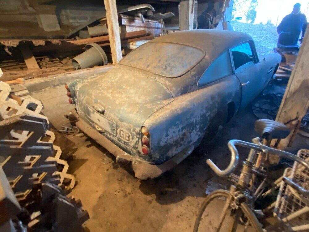 Aston Martin DB4 barn find