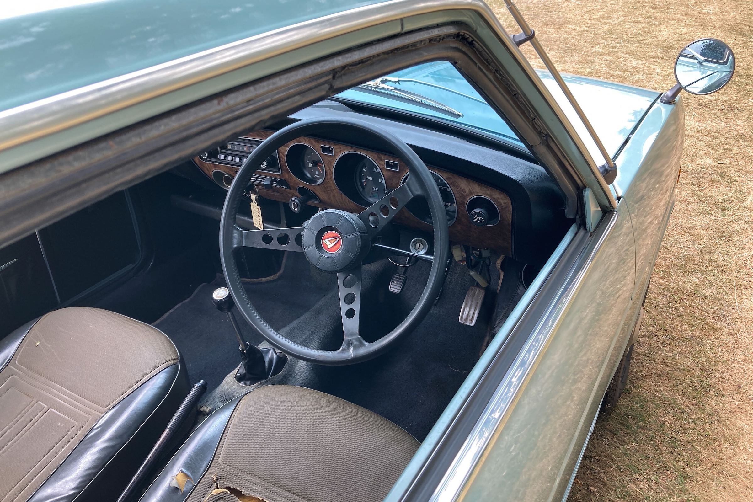 Daihatsu Fellow Max interior