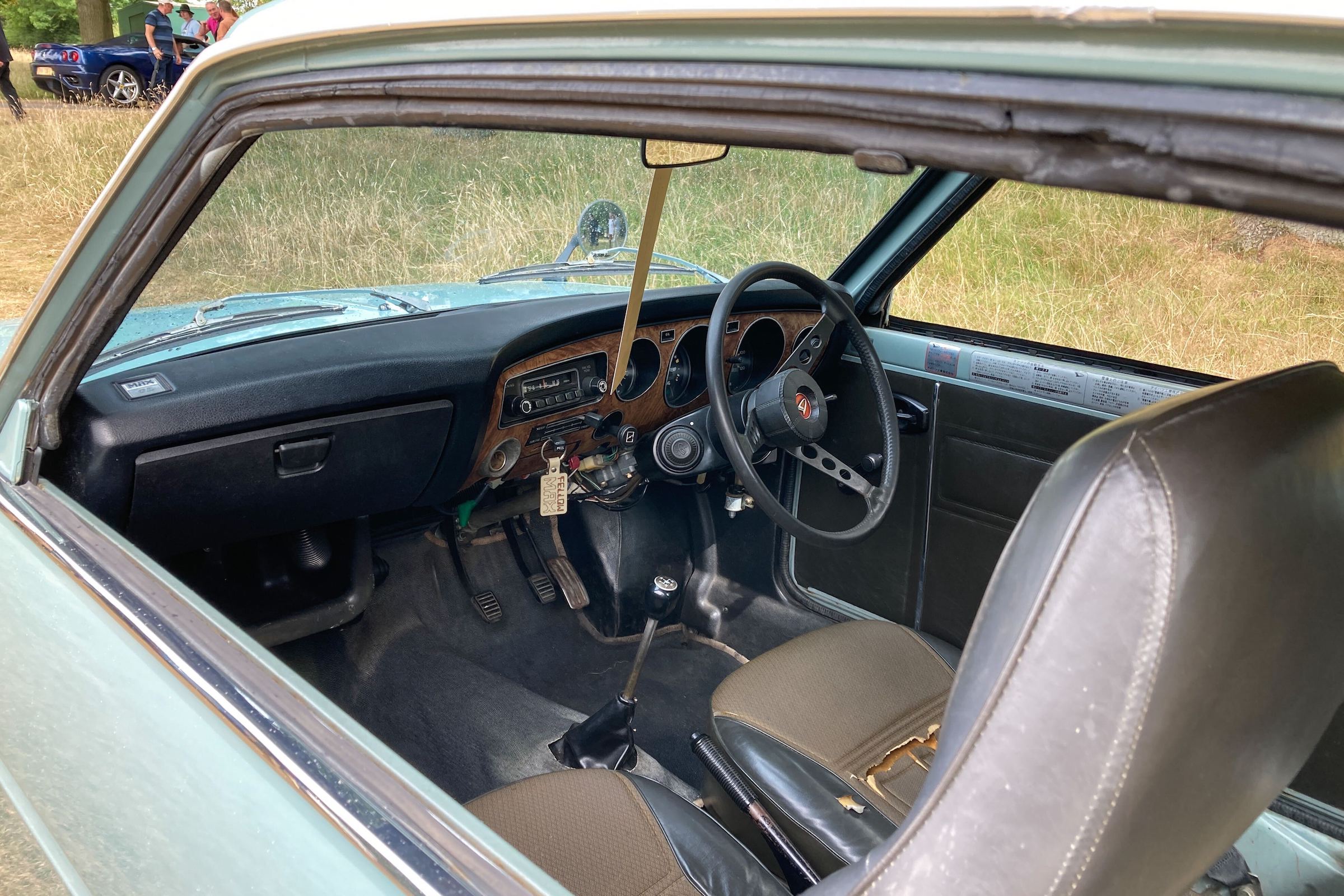 Daihatsu Fellow Max interior