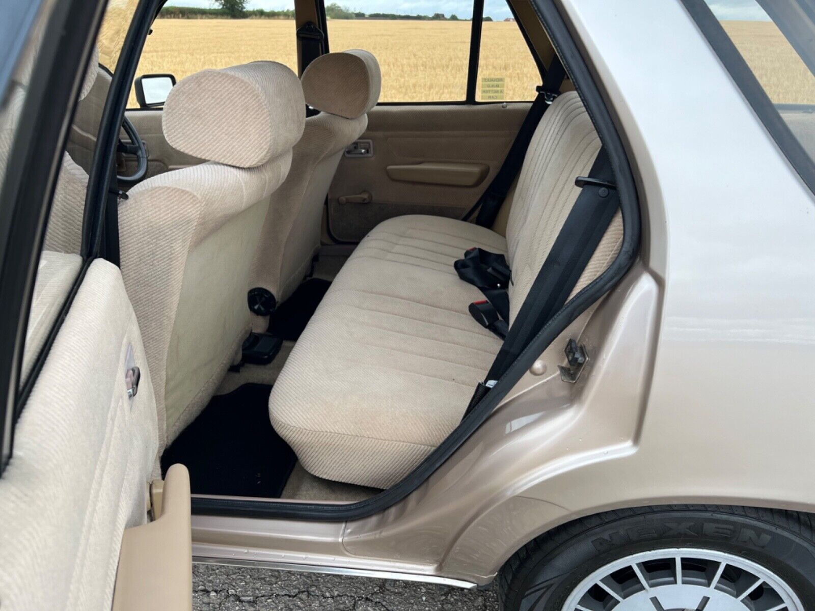 Renault 18 estate interior