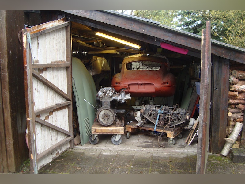 Jaguar E-type barn-find