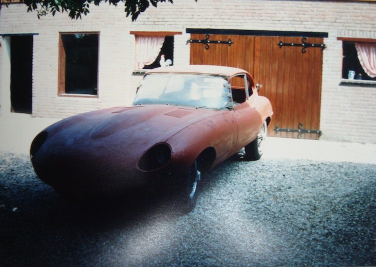 Jaguar E-type barn-find
