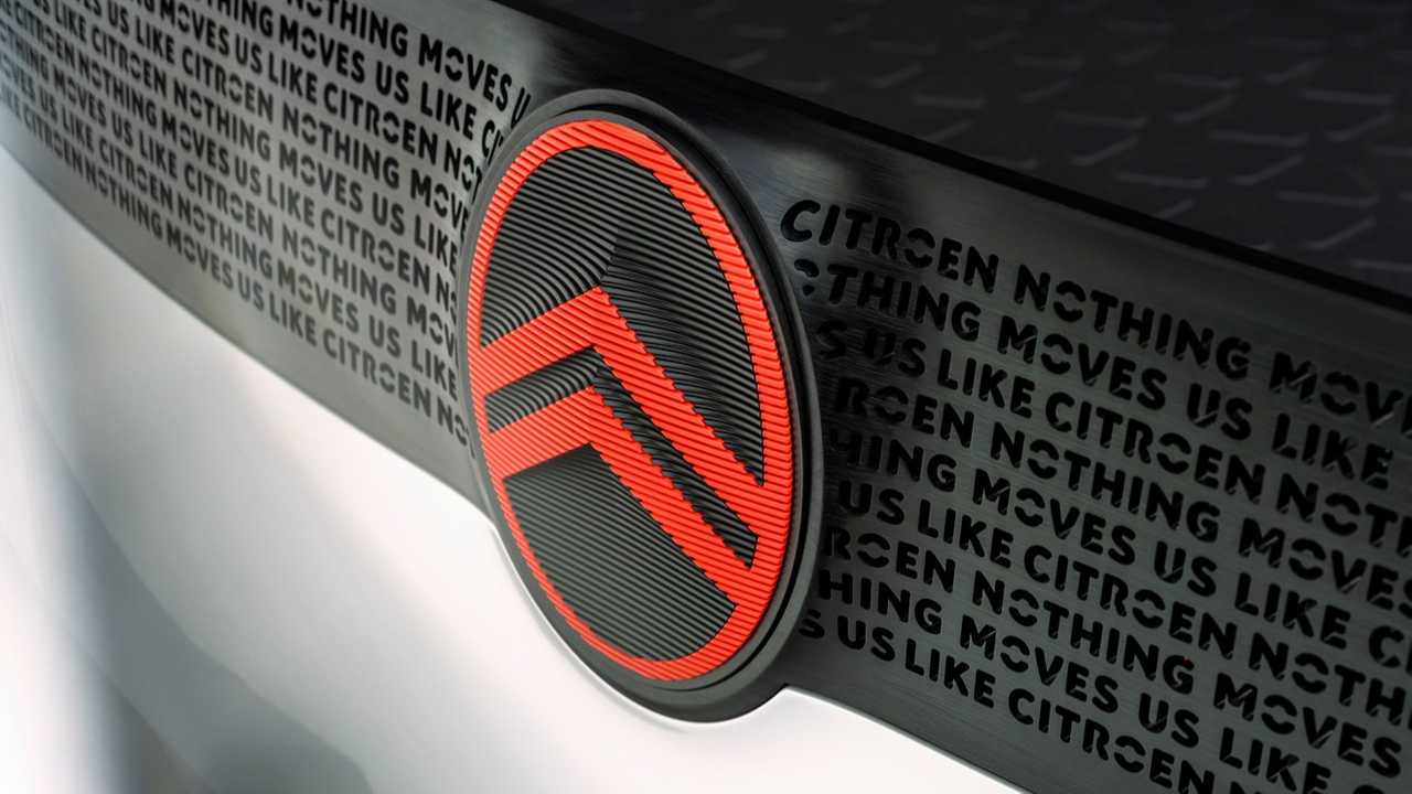 Citroën goes back to the future with new logo