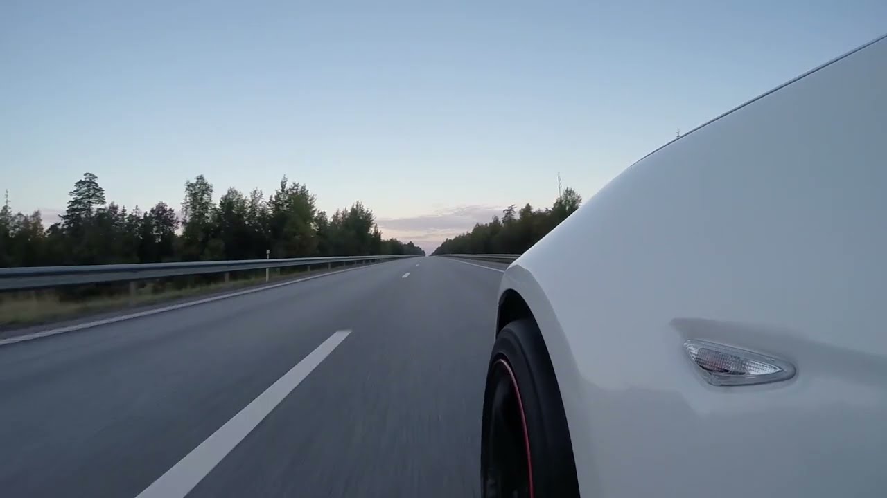 Watch an MX-5 nudge 190mph on the autobahn