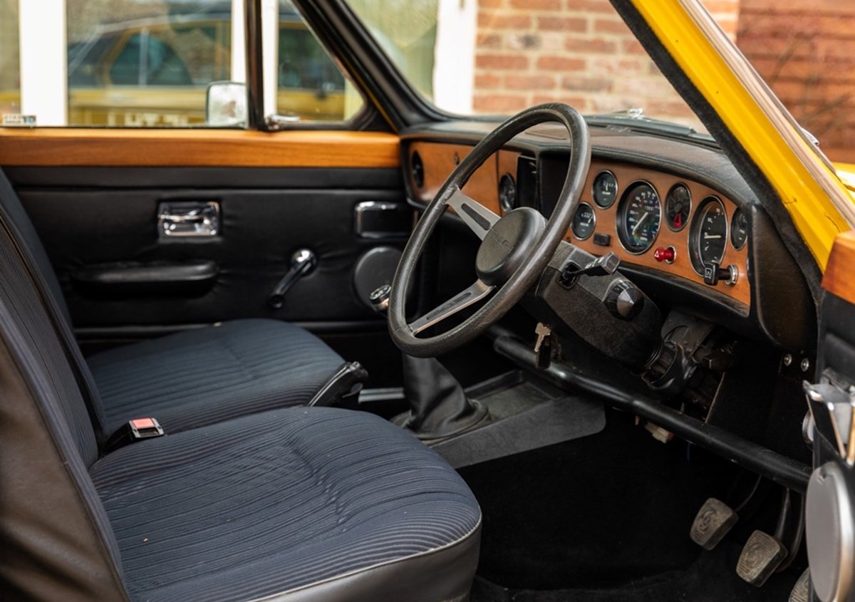 Triumph Dolomite Sprint interior