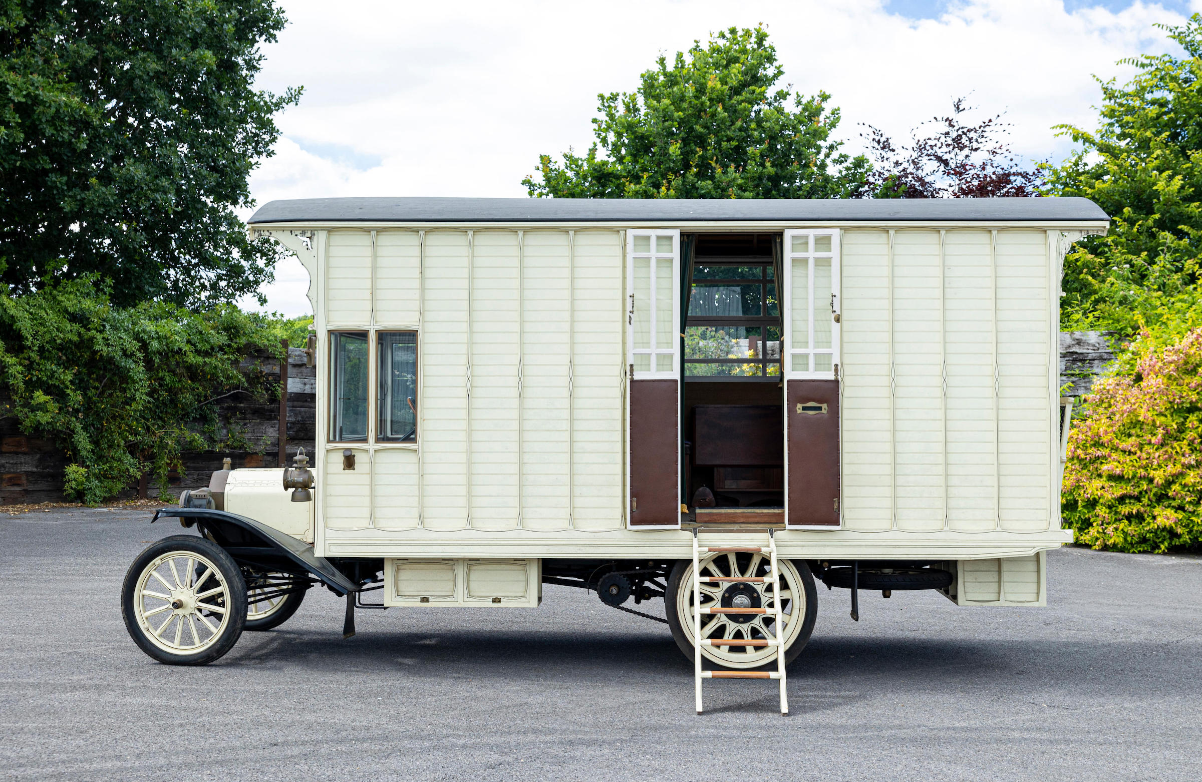 Ford Model T Motor Caravan