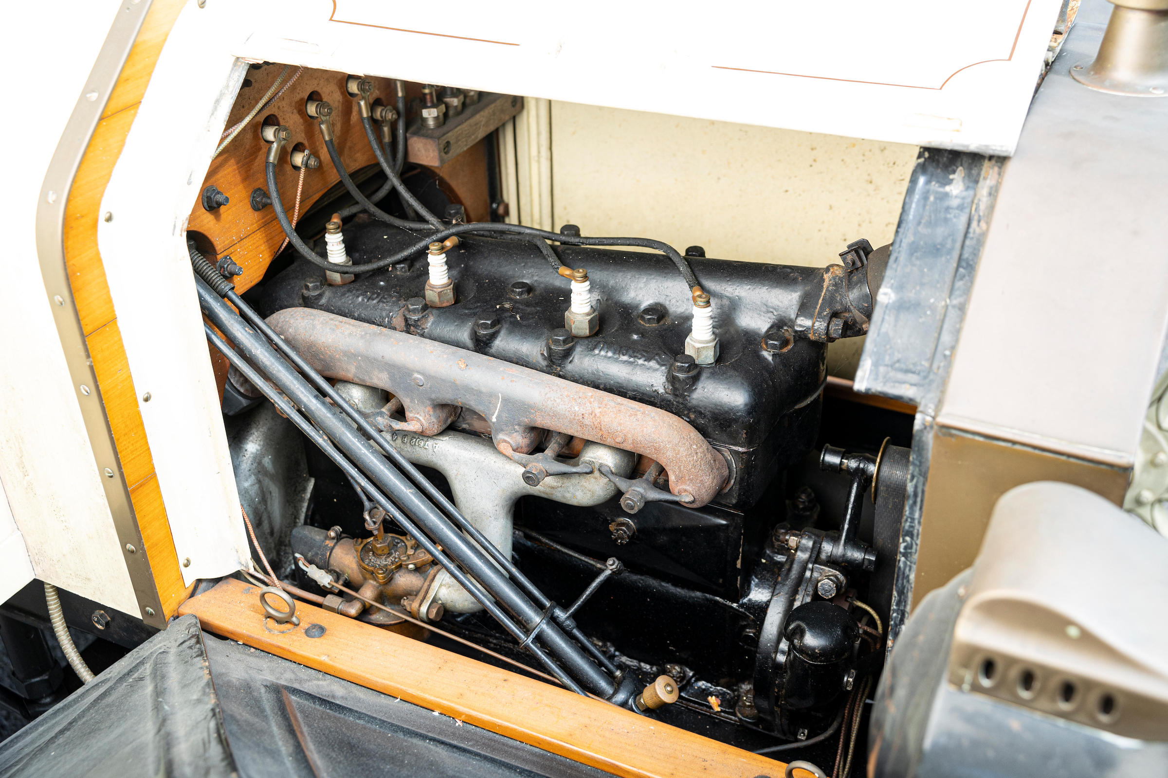 Ford Model T Motor Caravan engine