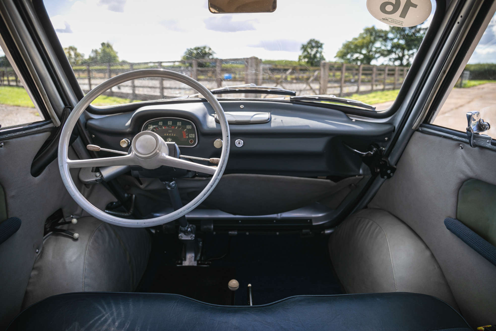 BMW Isetta 600 dashboard