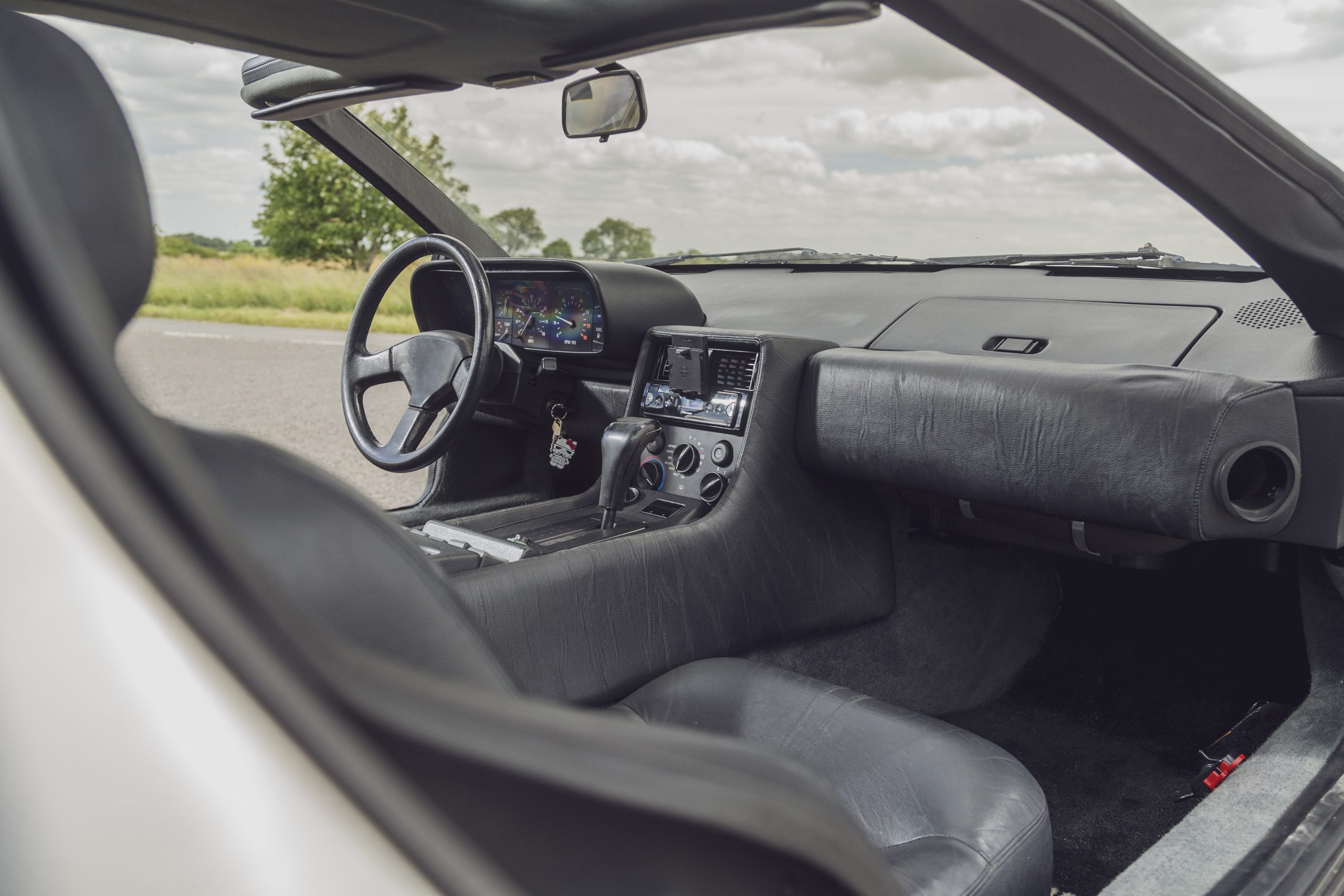 DeLorean DMC12 interior