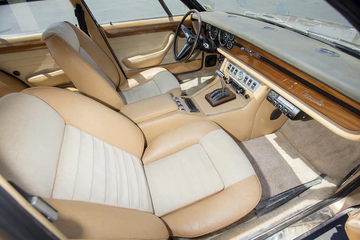 De Tomaso Deauville interior