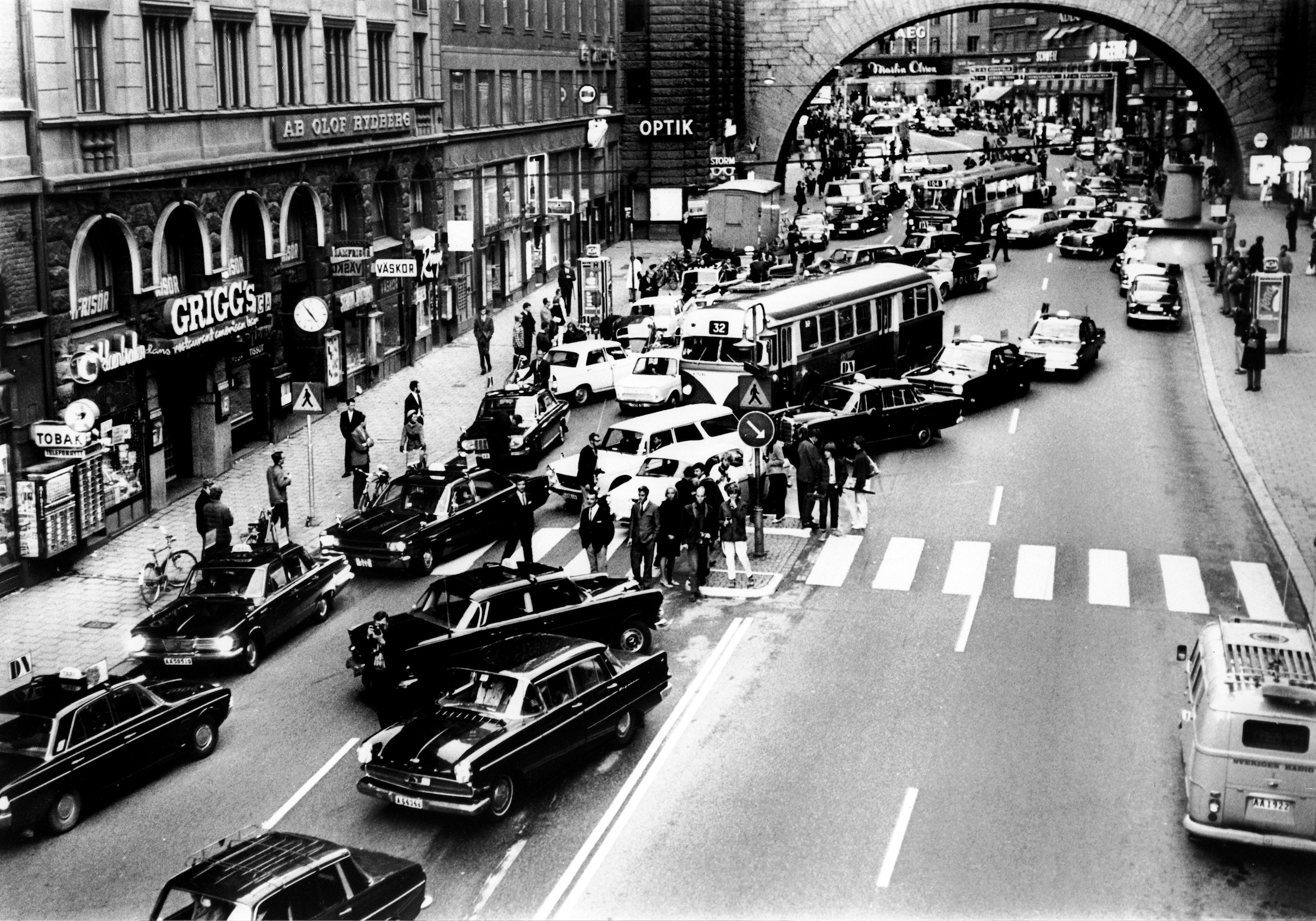 Dagen H: The day Sweden’s drivers crossed a line