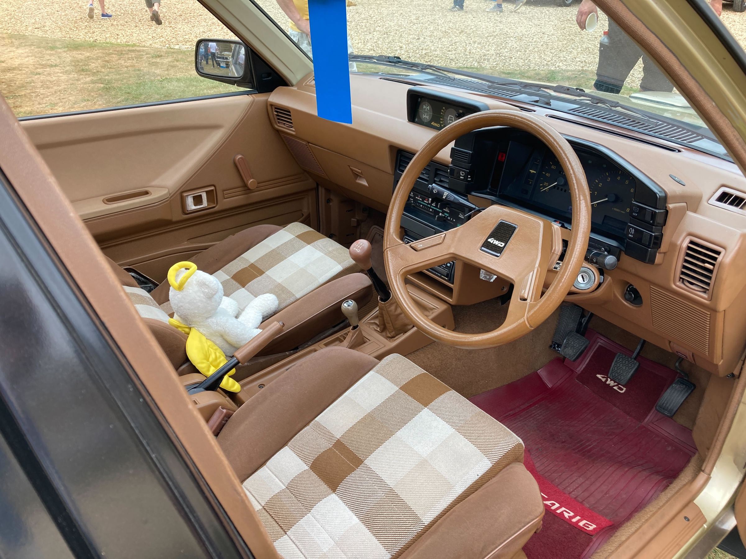 Toyota Sprinter Carib interior