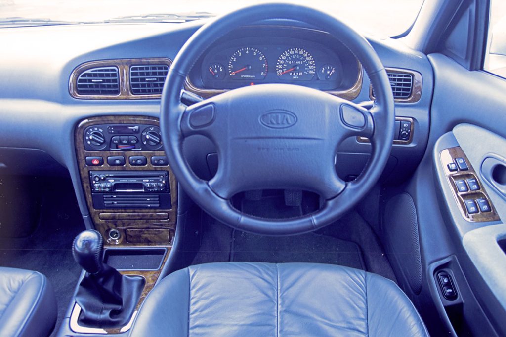 Kia Clarus interior