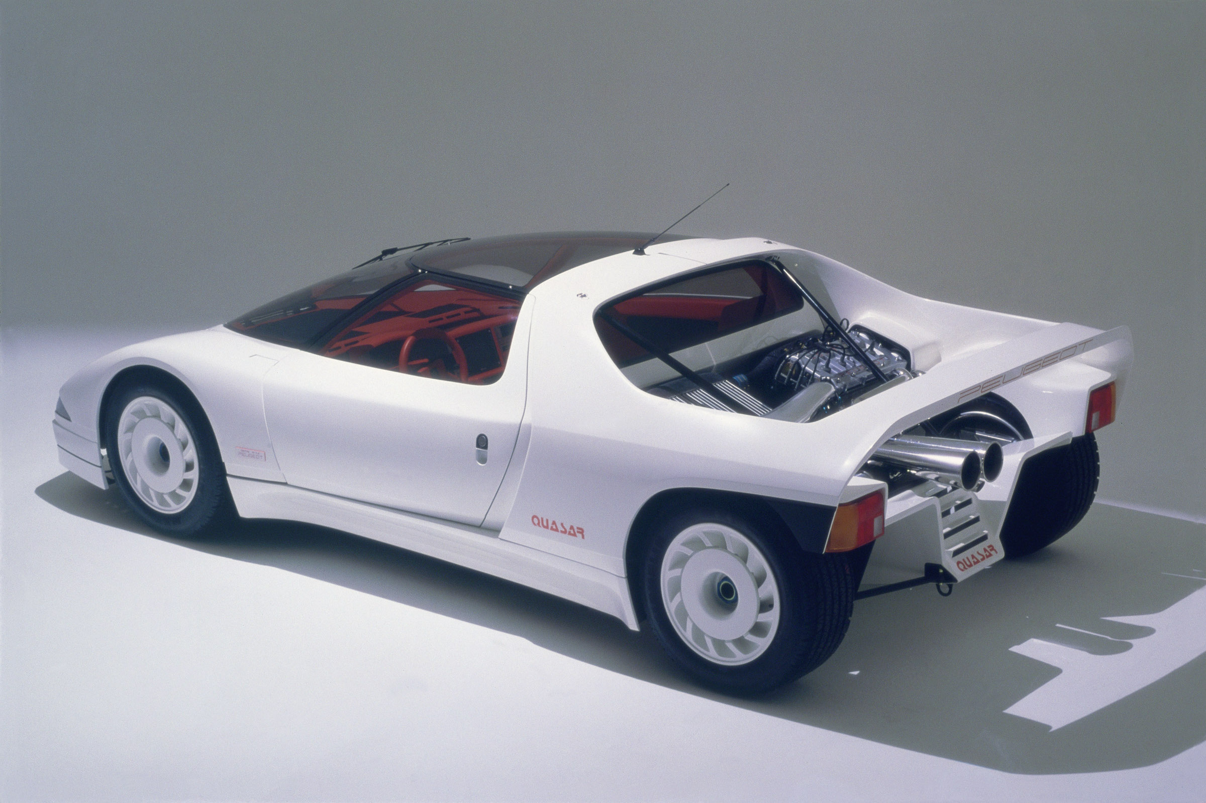10 high-tech concept cars from the 1980s